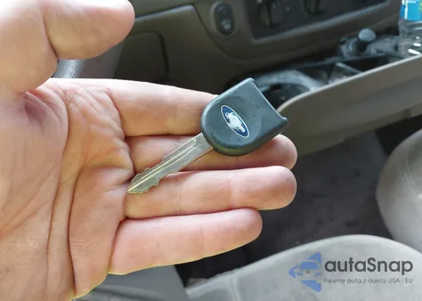 2003 Ford Crown Victoria Standard z USA, uszkodzony, nr VIN 2FAFP73W63X161494